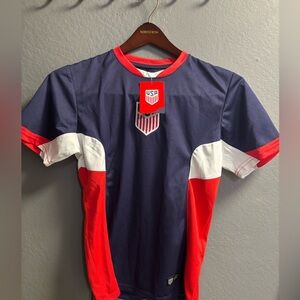 NWT United States Soccer Federation USA Adult Soccer Shirt small men’s fifa Worl